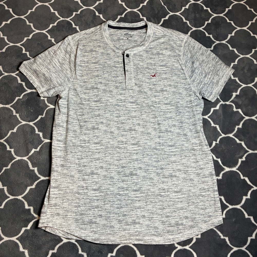 Hollister Must-Have Collection Henley Shirt Mens XL Gray Space Dye Short Sleeve